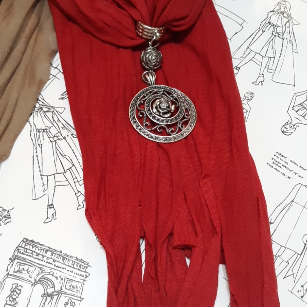 Scarfs - Picture 4 of 9